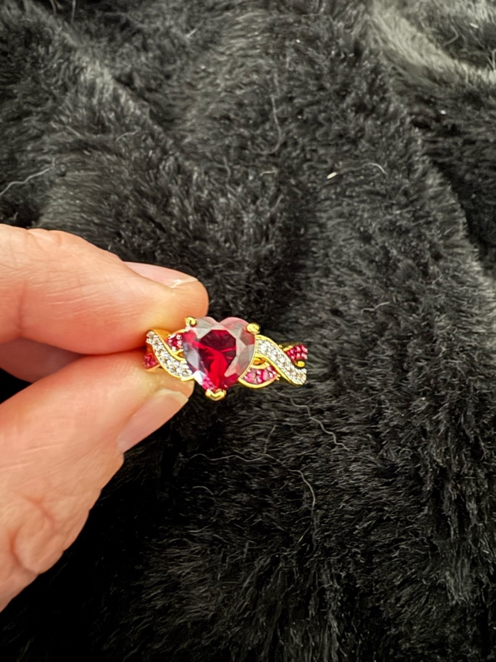 Gold-Plated Women's Heart Ruby Ring - Red